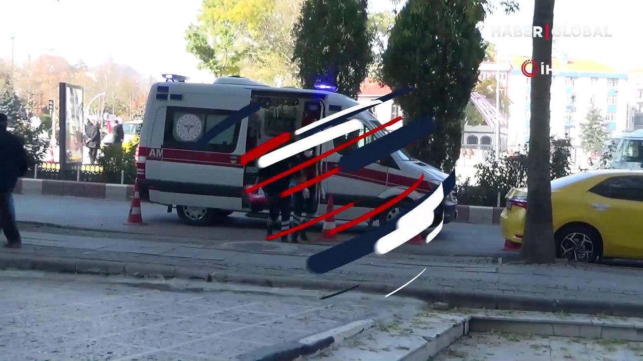 Kocası makasla saldırdı, kanlar içinde kaldı
