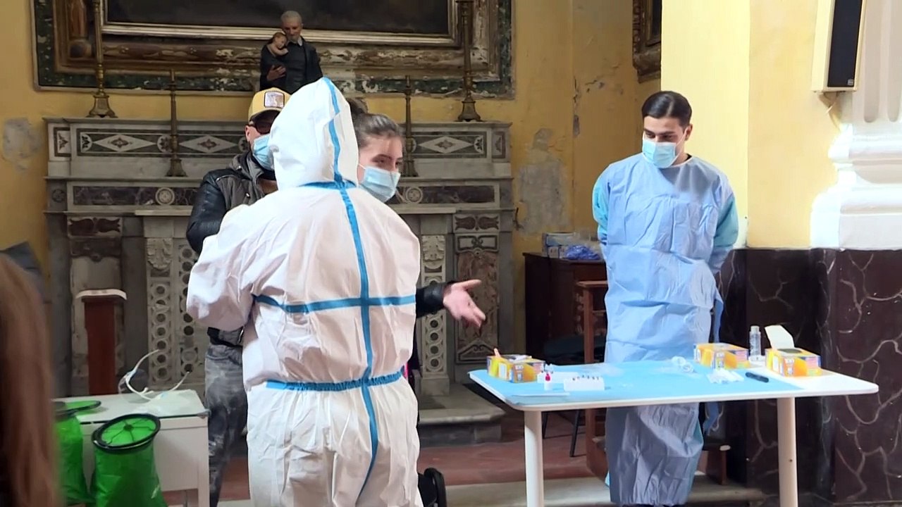 A Naples, la solidarité du "café suspendu" s'étend au test Covid