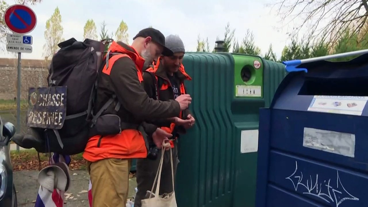 Müllsammeln auf 880 Kilometern: Zwei Männer laufen durch Frankreich