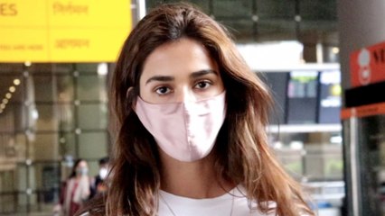 Disha Patani spotted at Mumbai airport | FilmiBeat