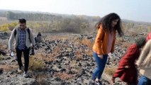 IĞDIR - Doğa sporcuları kadına yönelik şiddete tepki için İrem Bağları'nda yürüyüş yaptı