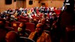 محافظ بورسعيد يشاهد فيديو الاعلان عن فوزه بجائزة التميز الحكومي كأفضل محافظ عربي