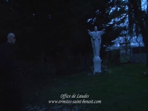 Relief de France les Monastères Office des Laudes 6h à l’ermitage Saint-Bède film by JC Guerguy Ciné Art Loisir