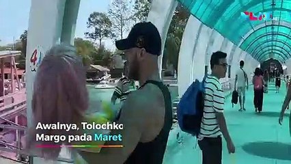 Mengaku Panseksual, Binaragawan Nikahi Boneka Seks