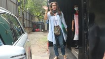 Dimple Kapadia Spotted at Tip & Toe Spa Juhu | FilmiBeat