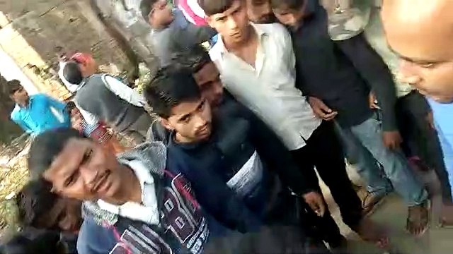 लखीमपुर खीरी: मालपुर में ट्रैक्टर और मोटरसाइकिल में हुई जोरदार भिड़ंत, दो युवक गंभीर रूप से घायल