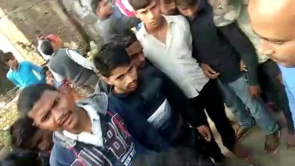 लखीमपुर खीरी: मालपुर में ट्रैक्टर और मोटरसाइकिल में हुई जोरदार भिड़ंत, दो युवक गंभीर रूप से घायल