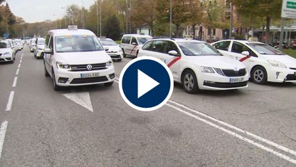 Taxistas acusan a Almeida de "ponerse de espaldas" ante su situación