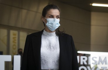La reina Letizia debuta en solitario en Sevilla y le lanza un mensaje a Felipe VI