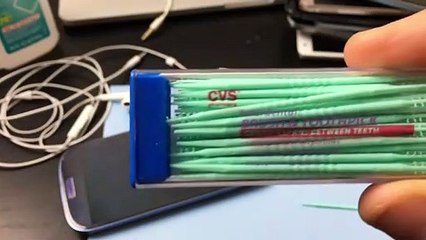 Simple Fix to HeadPhones Working on One Side or Only Works when Twisting Headphone Jack