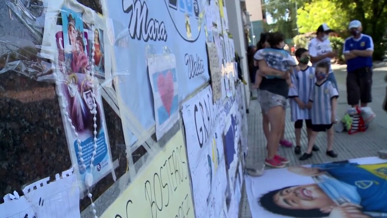 Abschied von der 'Hand Gottes': Fußball-Welt trauert um Maradona