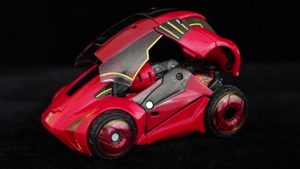 TFNation 2017: Transformers - "Generations" Cliffjumper Review