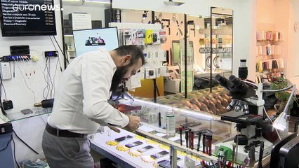 MEPs vote for easier phone repairs, potentially ending big tech's mending monopoly