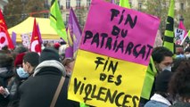 Tüntetések a nők elleni erőszak megszüntetésének világnapján