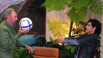 Maradona fascinado por los líderes de izquierda, murió el mismo día que Fidel