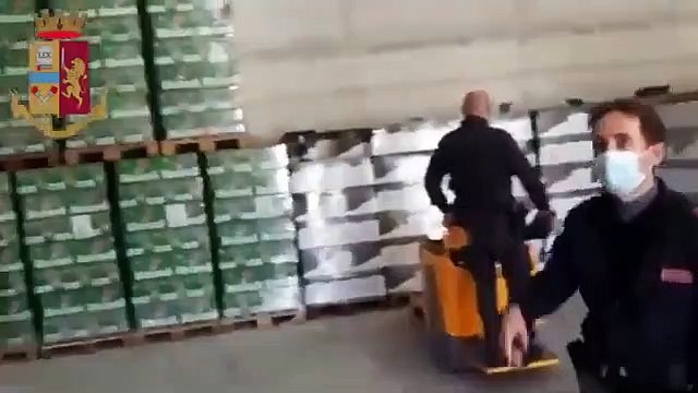 Cerignola (FG) - 100 bancali di bevande e mezzi rubati nel box di un pregiudicato (24.11.20)