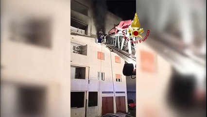 Fasano (BR) - Incendio in appartamento salvi madre e figlio (24.11.20)