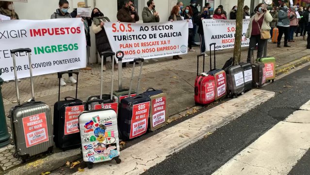 Agencias de viajes se manifiestan ante el Parlamento gallego