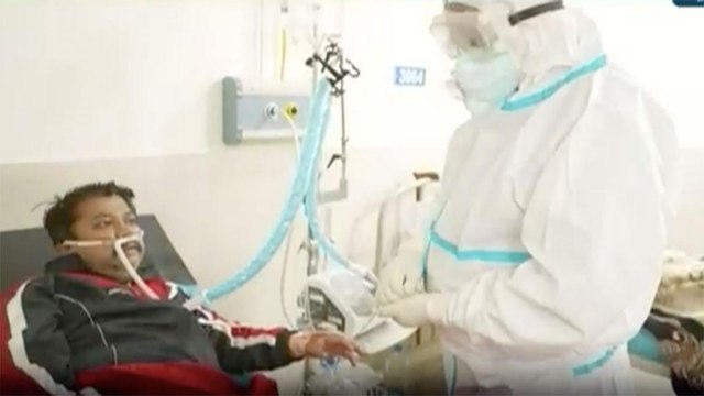 Delhi: Satyendar Jain visits Corona Hospital