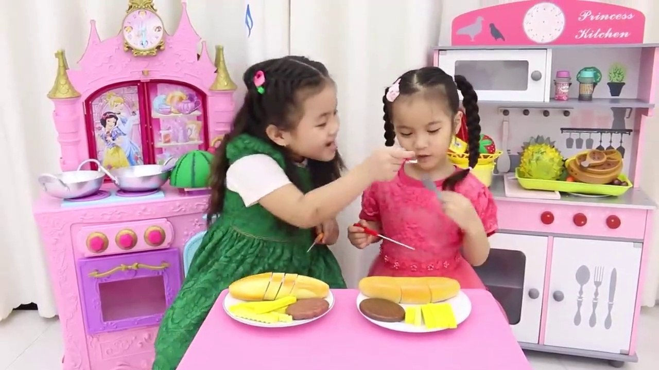 Pretend Play with Princess Restaurant Kitchen Cooking Kids Toys - Kids videos