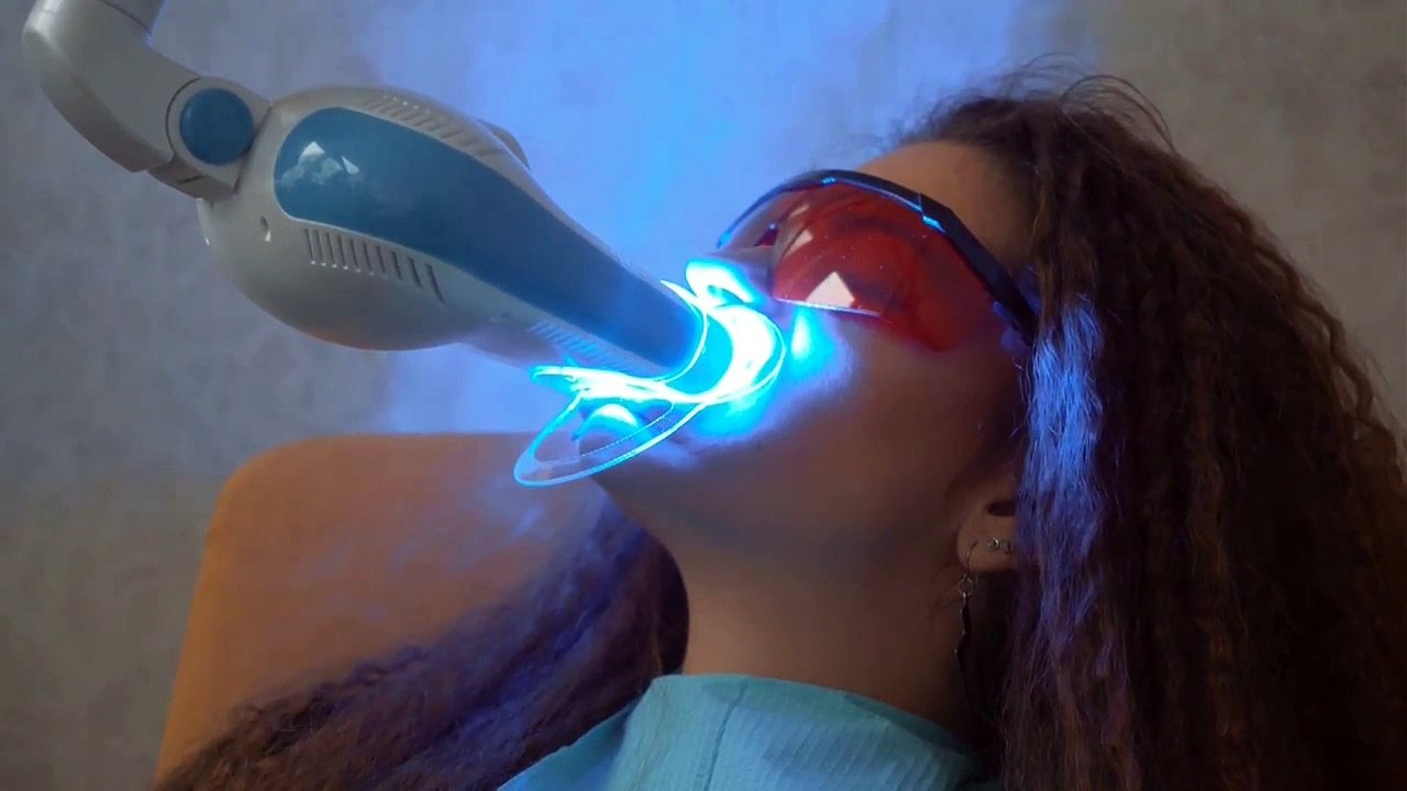 İmplant yaptırdıktan sonra diş bakımı nasıl olmalıdır? | Video