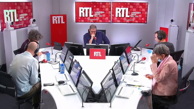 C'est l'un des succès de l'année, l'album Frenchy est réédité pour les fêtes. Thomas Dutronc y ajoute 7 nouveaux titres dont Le petit jardin en duo avec son père. Steven Bellery les a joints.