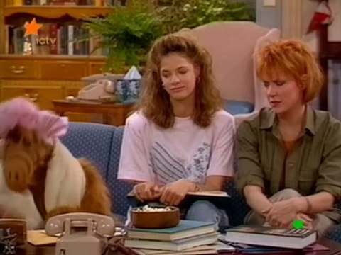 Альф 1 сезон 16 серія. Легендарний серіал Альф всі серії українською мовою