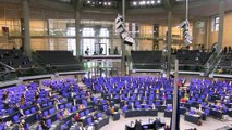 BERLİN - Almanya Başbakanı Merkel, Kovid-19 kısıtlamalarını savundu