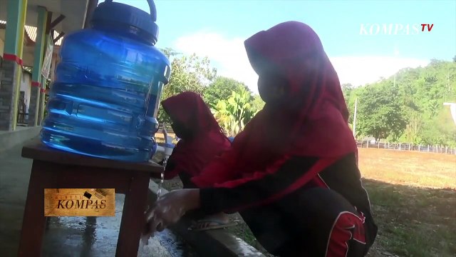 15 Tahun Mengajar, Guru Honorer Digaji Rp 250 Ribu/Bulan - BERKAS KOMPAS (Bag 2)