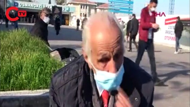 Karantinadaki oğluna ekmek almaya çıkan yaşlı adam gördükleri karşısında gözyaşlarını tutamadı