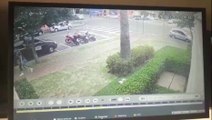 Vídeo mostra carro realizando conversão à esquerda e batendo com moto na Rua Minas Gerais