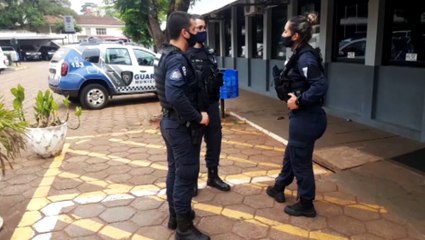 Motociclista fica ferida após se envolver em acidente na Rua Vitória