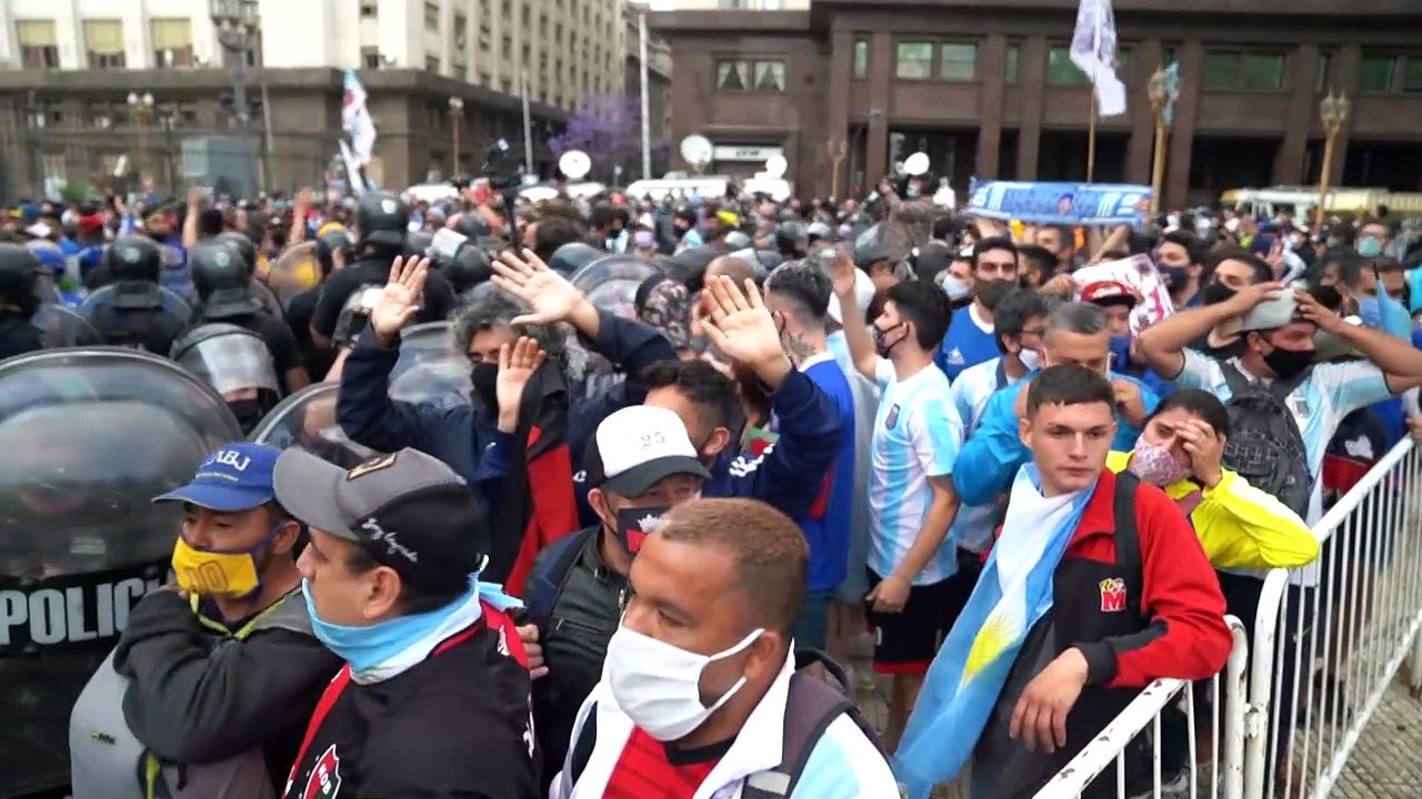Argentina chora perda de Maradona