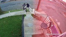 Ce voleur de colis va recevoir une bonne leçon par un voisin