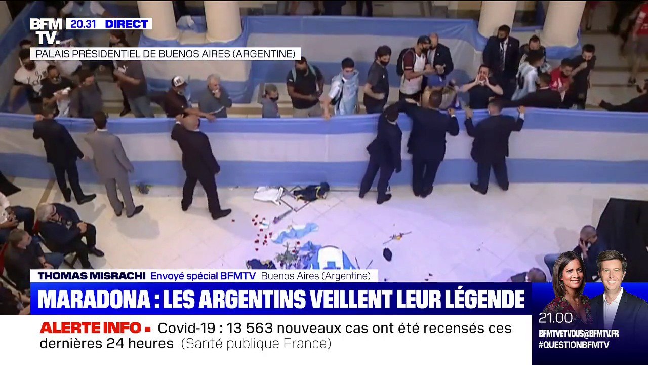 Une foule massive est venue rendre hommage à Diego Maradona à Buenos Aires, quelques incidents