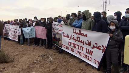 مئات الفلسطينيين يحتجون في صحراء النقب رفضا لسياسات إسرائيل لمصادرة الأراضي