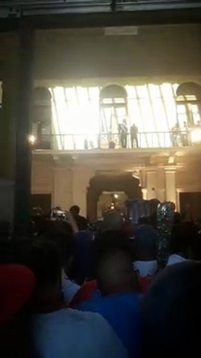 Así se vivió la invasión durante el velorio de Maradona dentro de la Casa Rosada