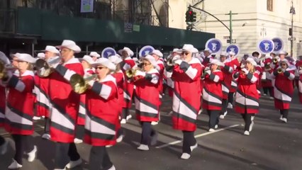 미국 추수감사절 대이동...썰렁한 메이시 퍼레이드 / YTN