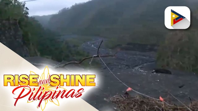 Ilang residente ng Malilipot, Albay, apektado sa pagguho ng lupa dahil sa bagyong #UlyssesPH