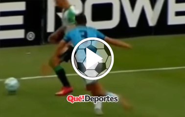 ¡Por Dios cierra esas piernas!