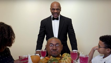 Mike Tyson devora 'la oreja' de Roy Jones Jr: "Sabe mucho mejor que la de Evander"