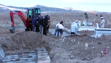 Koronanın Ankara'da acı yüzünü gösterdiği yer; Ortaköy Mezarlığı...