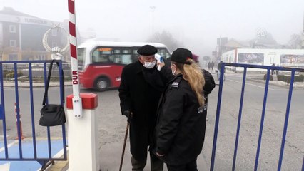 DÜZCE - Ana caddeye girişte ateş ölçümü ve HES kodu kontrolü