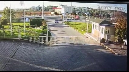 BURSA - İki şüphelinin yakalandığı kovalamacada polise silah çeken zanlı kaçtı