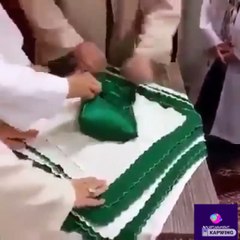 ترکی ميں نبی کریم صلی اللہ علیہ وآلہ وسلم کے دندانِ مبارک کی زيارت�-زیارت کرکے شیئر ضرور کری