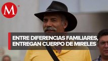 Entregan cuerpo de José Manuel Mireles a familiares