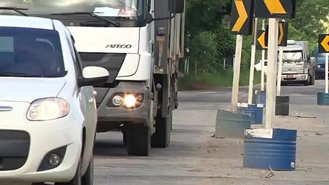 Motoristas relatam medo ao passar sobre ponte que treme em Cachoeiro de Itapemirim, no Sul do ES
