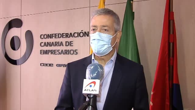 Hosteleros, comerciantes y alcaldes canarios sales a la calle