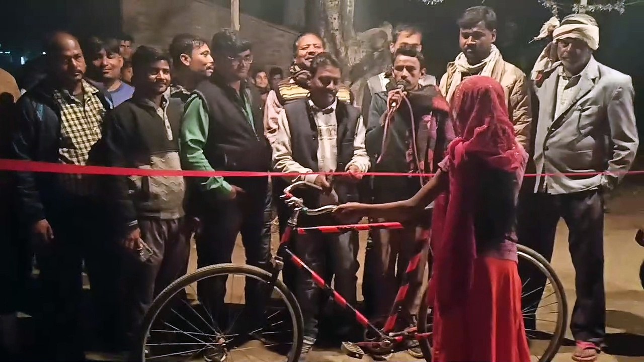 मिनी सर्कस का युवा व्यापार मंडल अध्यक्ष ने फीता काटकर किया उद्घाटन