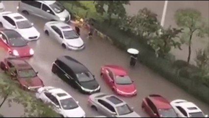 Floods in Shenzhen caused by heavy rainstorms: long traffic jams ahead of National Holiday 2020